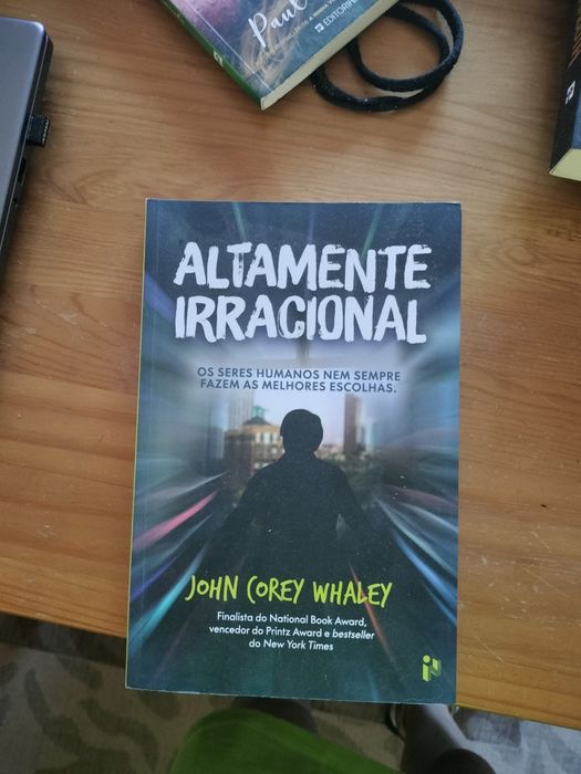 "Altamente Irracional" & "O caçador de lendas"
