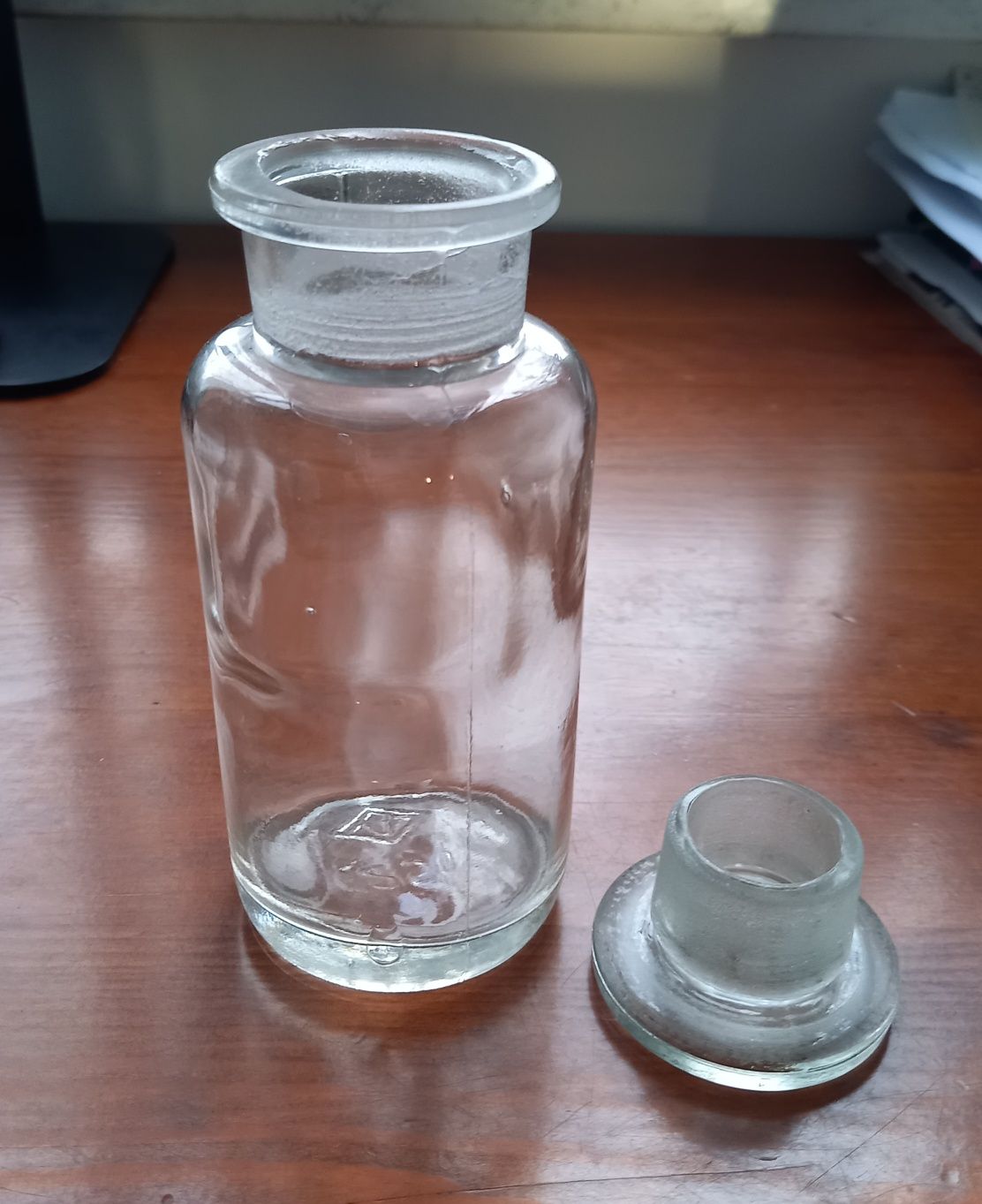 Stara butelka ze szklanym korkiem 250 ml na odczynniki leki PRL
