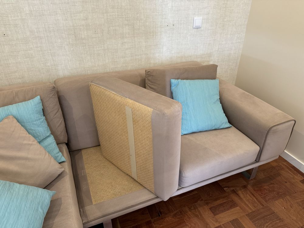 Sofá 2,60m por 1,75m marca mhr modelo Bergamo com certificado