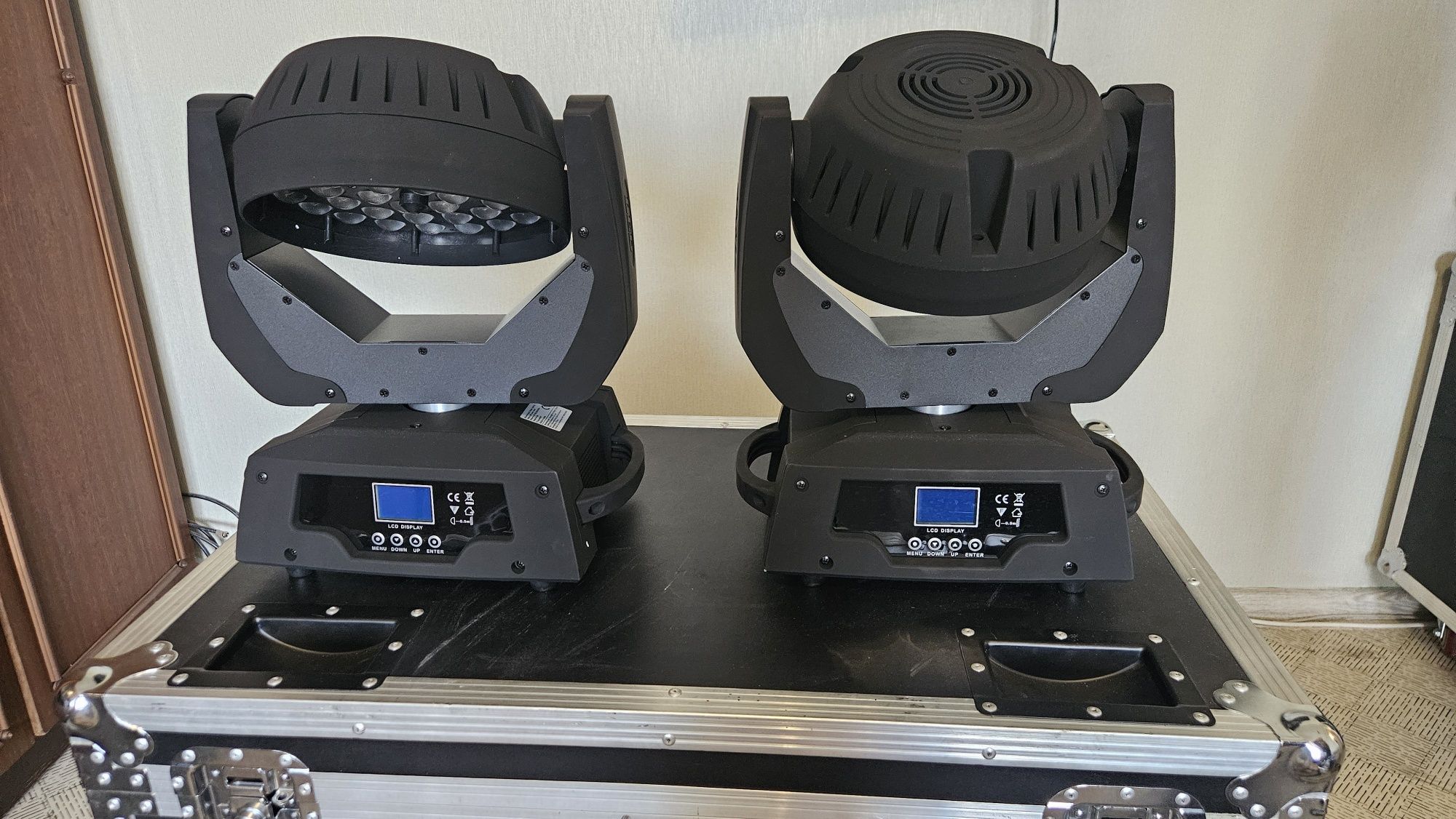 Рухлива голова STLS ST-3618 zoom RGBWA + UV 6 in 1