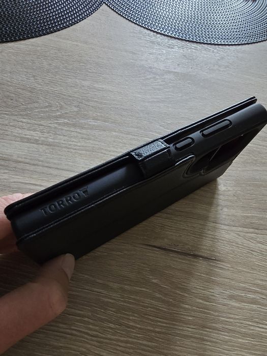 Etui TORRO z klapką dla Samsunga S24 Ultra Czarne