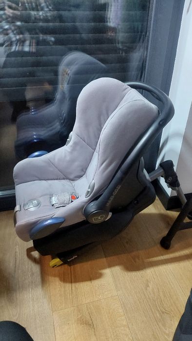 Nosidełko Maxi Cosi z bazą