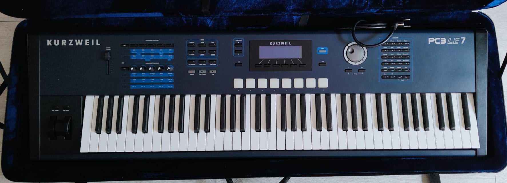 Syntezator pianino keyboard Kurzweil Pc3 LE7 + twardy futerał