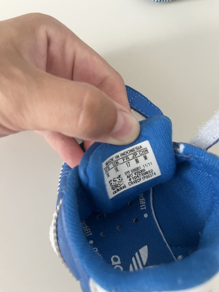 Пінетки кросівки adidas оригінал за 150 грн
