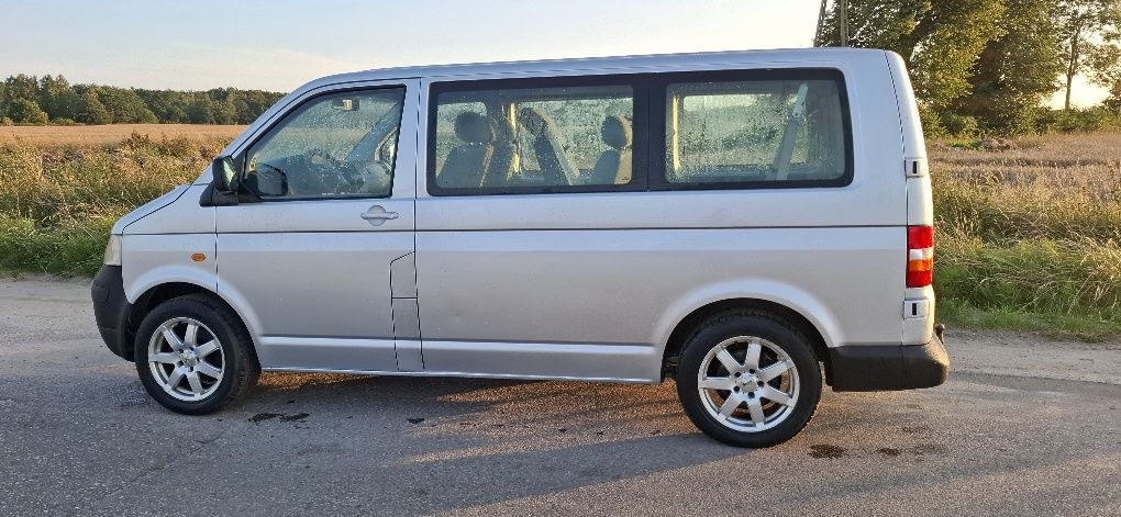 Volkwagen T5  1.9Tdi Transporter 9-osobowy