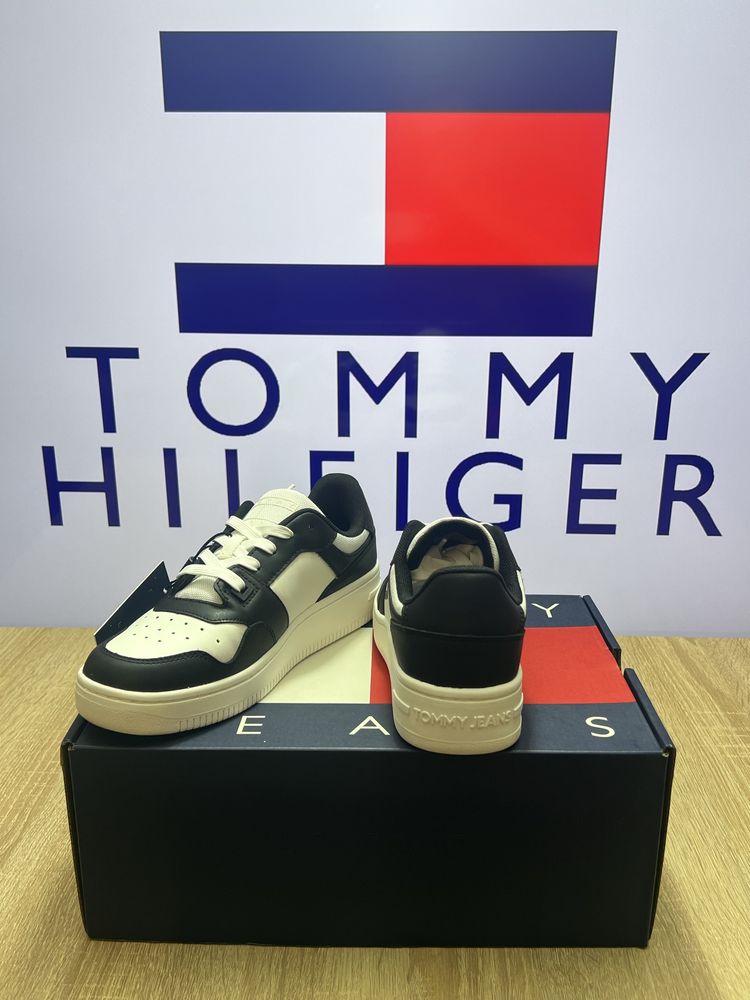 Жіноче взуття Tommy Jeans Снікерcи Tjw Retro Basket Ess EN0EN02505 YBL