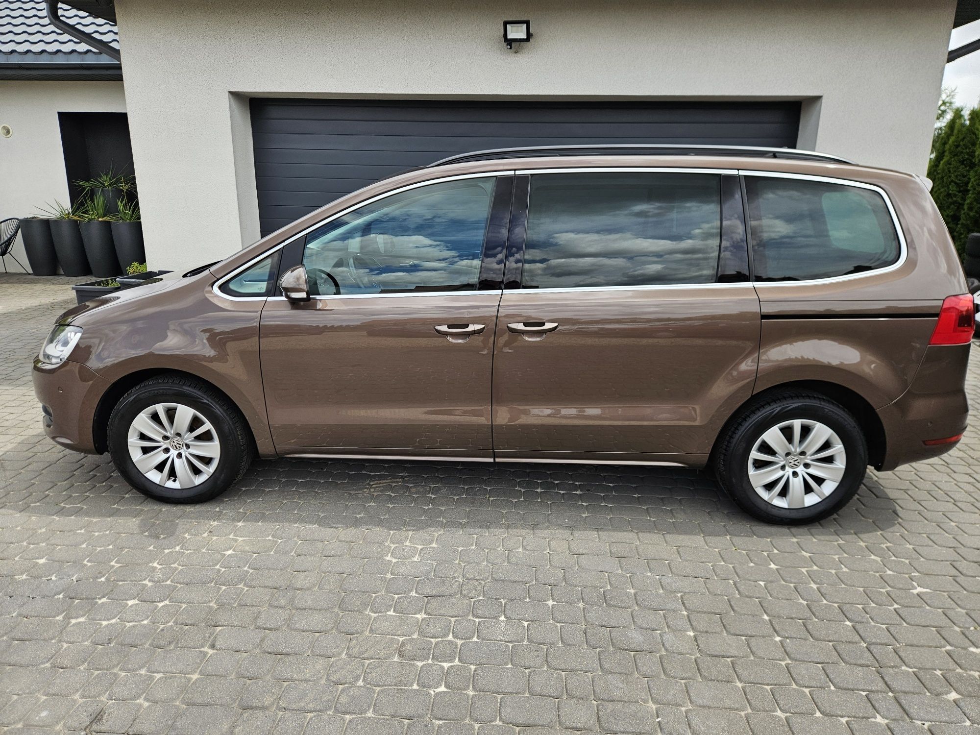 Sharan 2011r 2.0 tdi CR DSG, panorama, Nawigacja,kamera,hak, z Niemiec