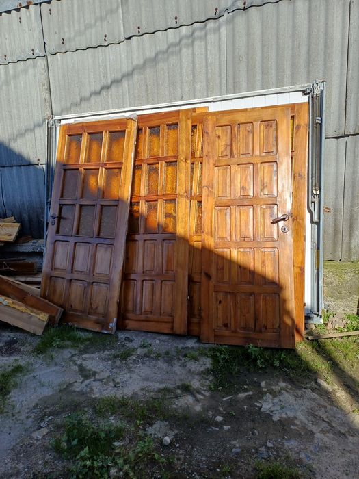 Sprzedam drzwi drewniane  wewnętrzne.