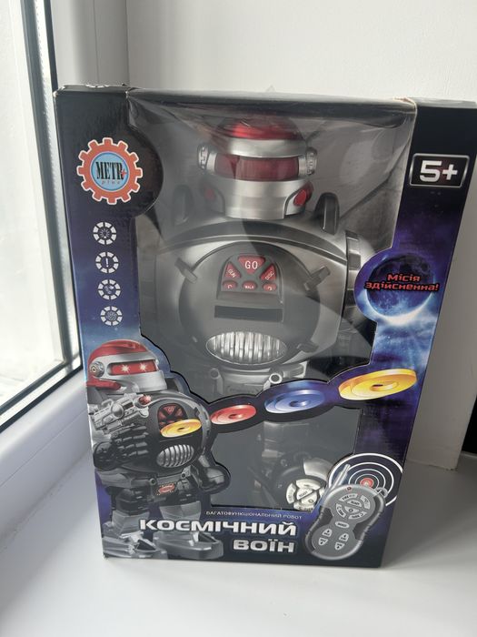 Продам новий робот  М0465 на пульті