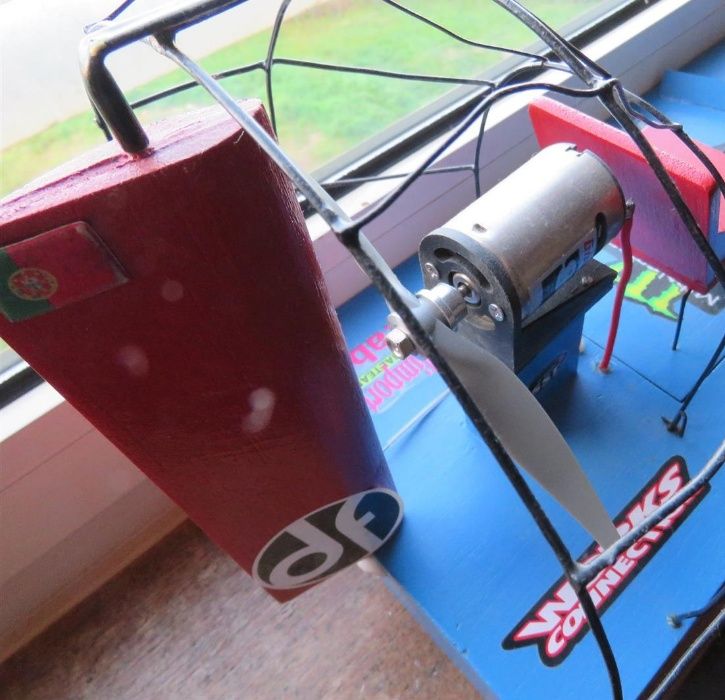 Troco-Hidrodeslizador electrico Graupner540;servodireção