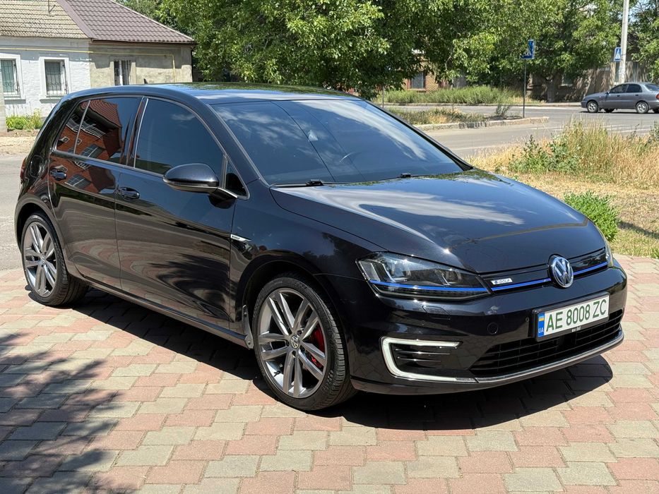 Продам VOLKSWAGEN e-Golf 24кв Електро