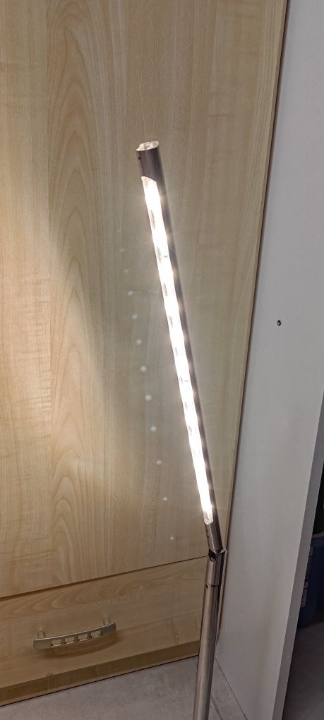 Lampa LED lampka stojąca z zasilaczem na przegubie