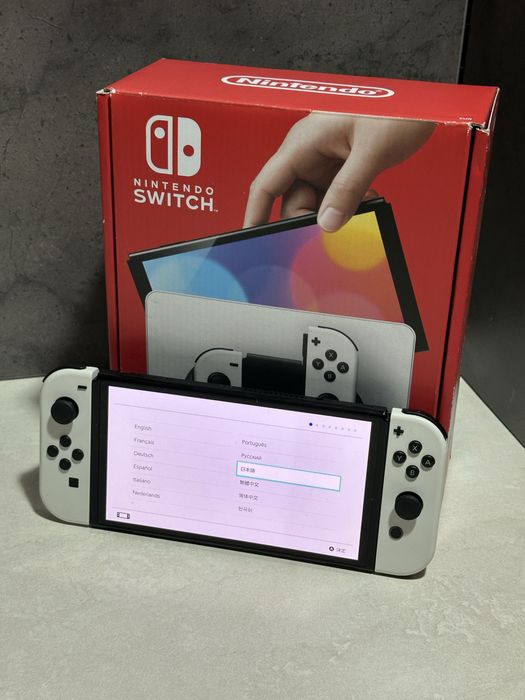 Nintendo Switch (OLED Model) White D977