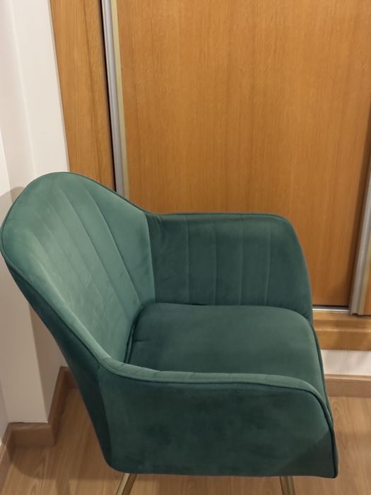 Cadeirão de veludo verde