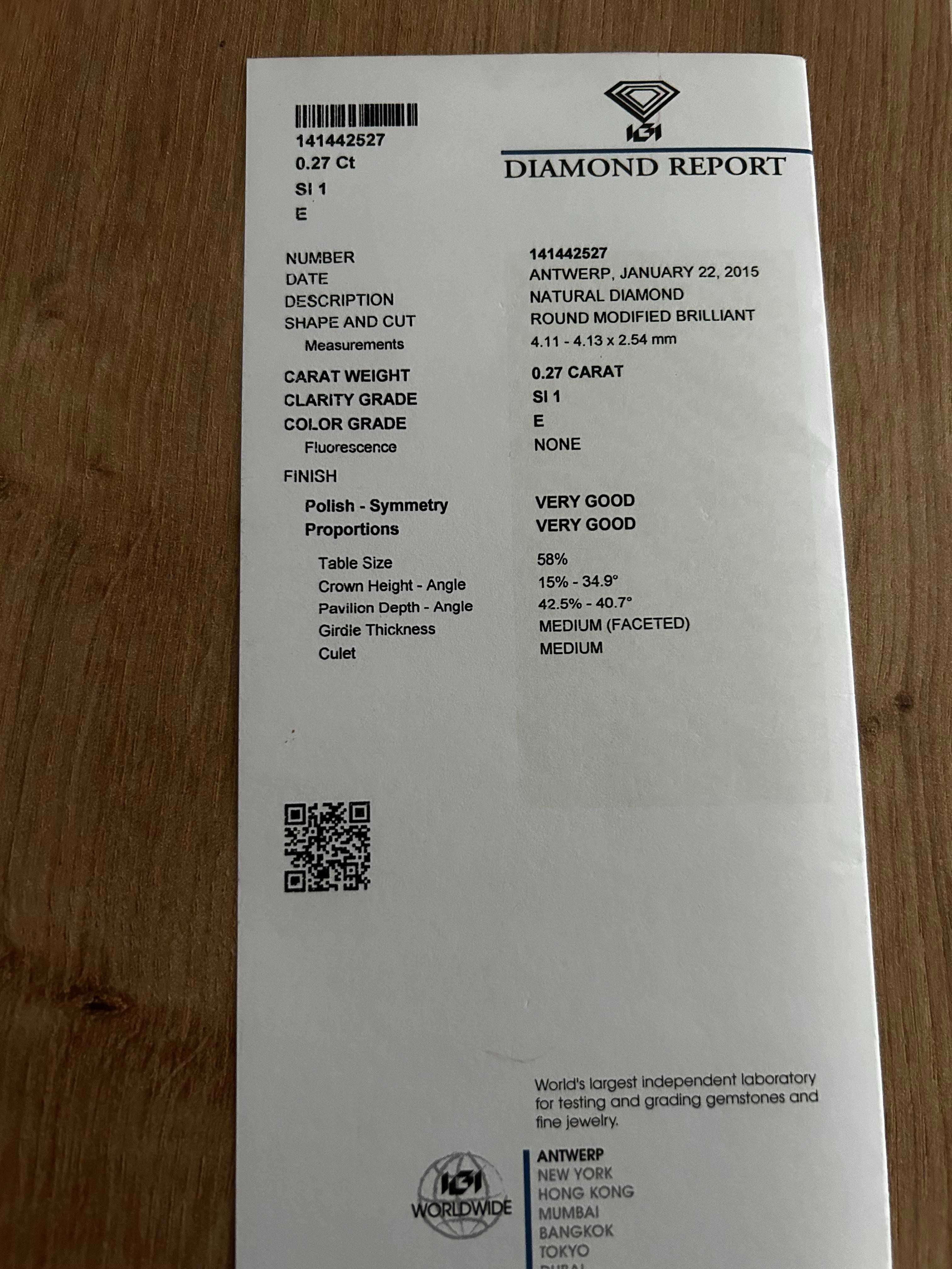 Pierścionek z białego złota z Diamentem Idealnym 0.27 YES Éternel