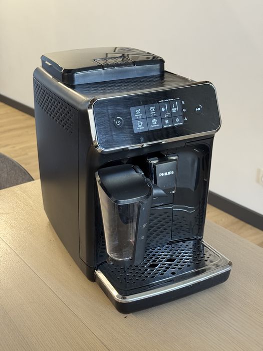 Sprzedam ekspres do kawy Philips Series 2200 LatteGo(2022)