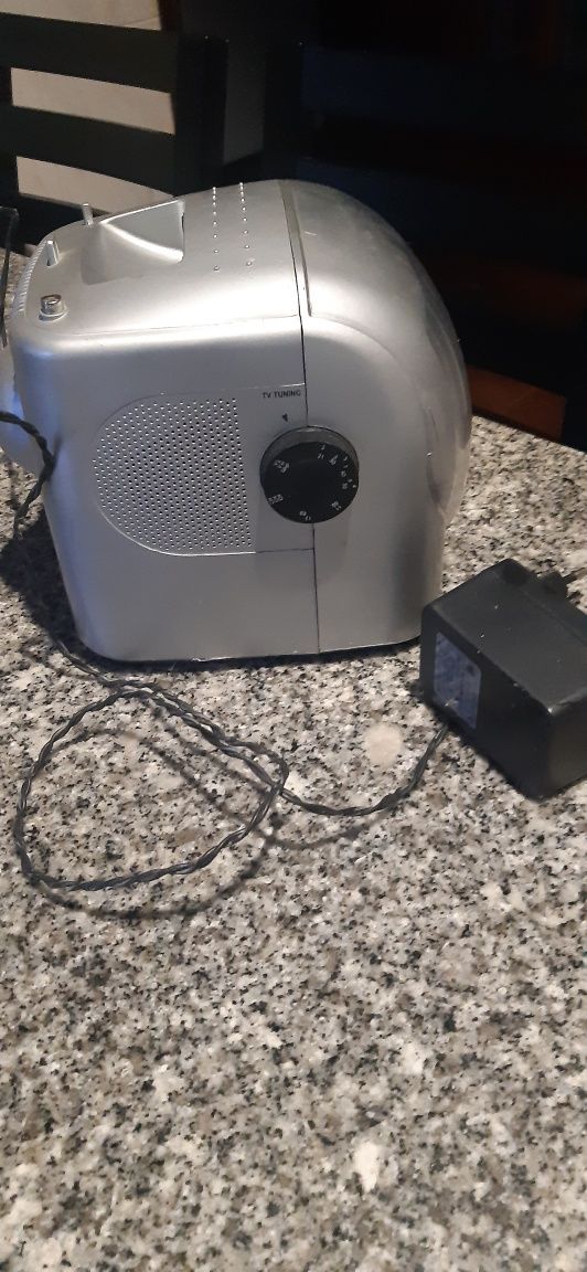 Mini televisão com rádio portátil Denver