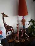 Girafas em madeira, artesanato africano.