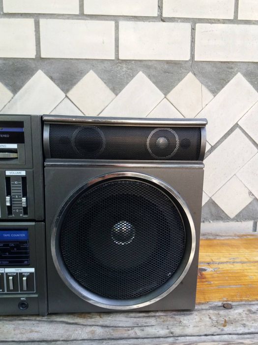 Продам Sanyo C4R.