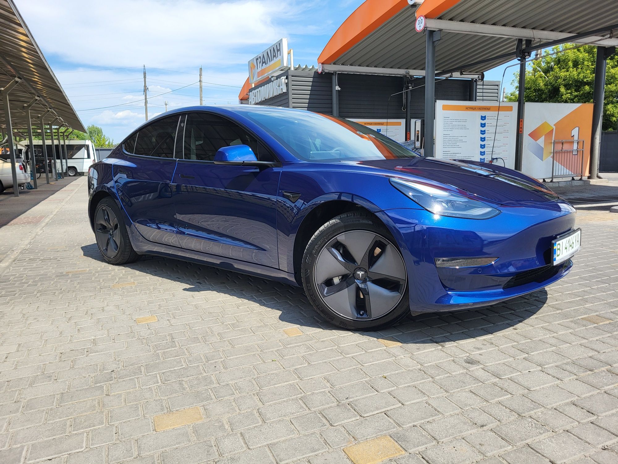 Tesla Model 3 LFP
