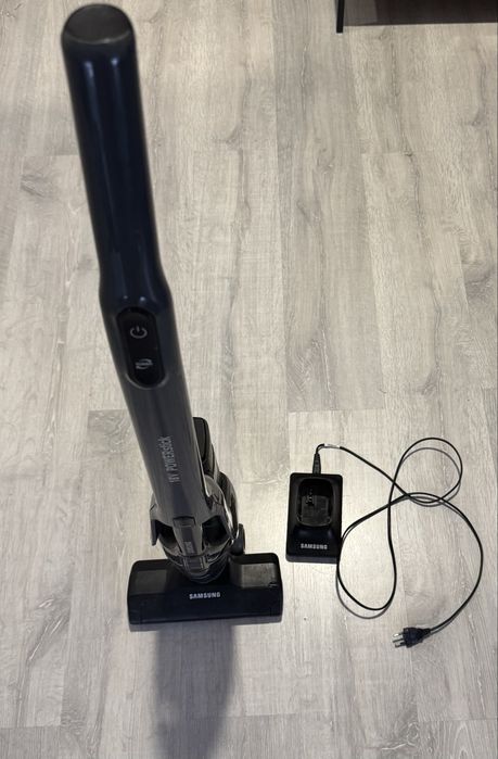 Пилесос аккумуляторный Samsung SS60M6015KG