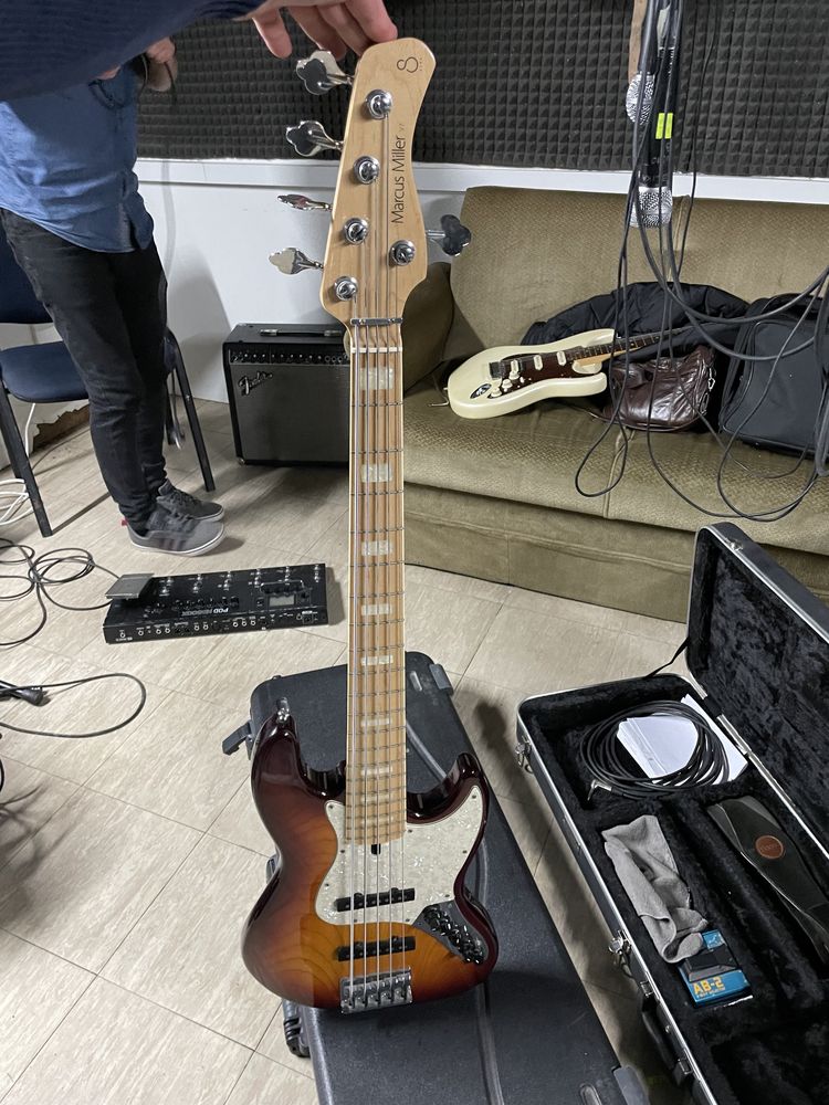 Baixo jazz bass Marcus Miller V7