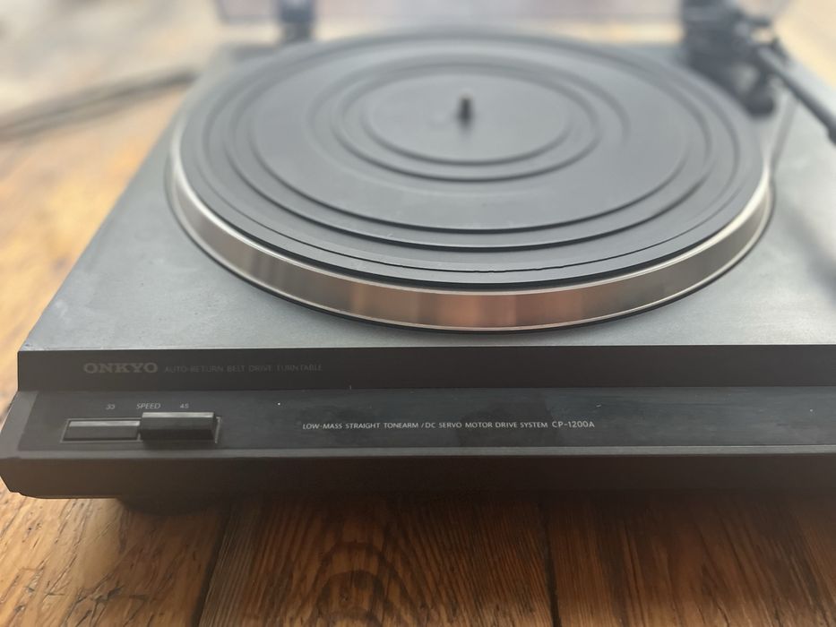 Gramofon Onkyo CP-1200A