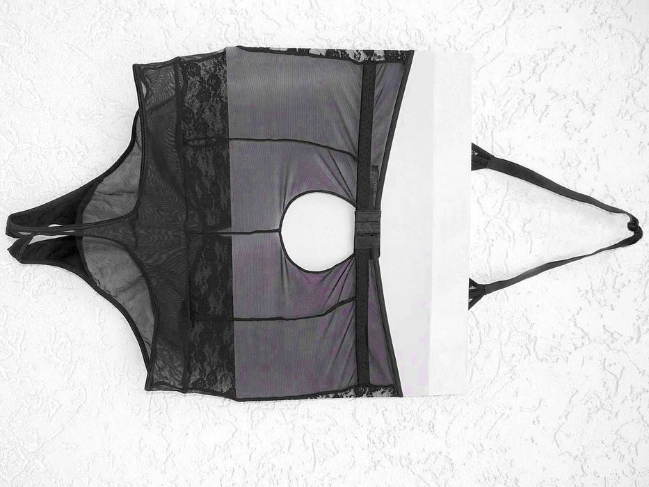 Koronkowe bardzo elastyczne otwarte krocze roz 95E