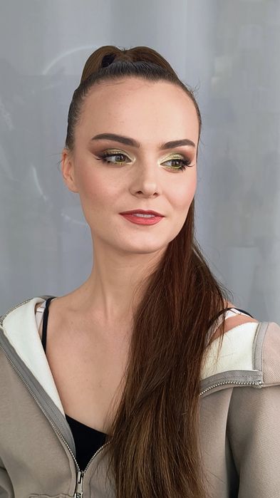 Зачіска, укладка, локони, плетіння, макіяж