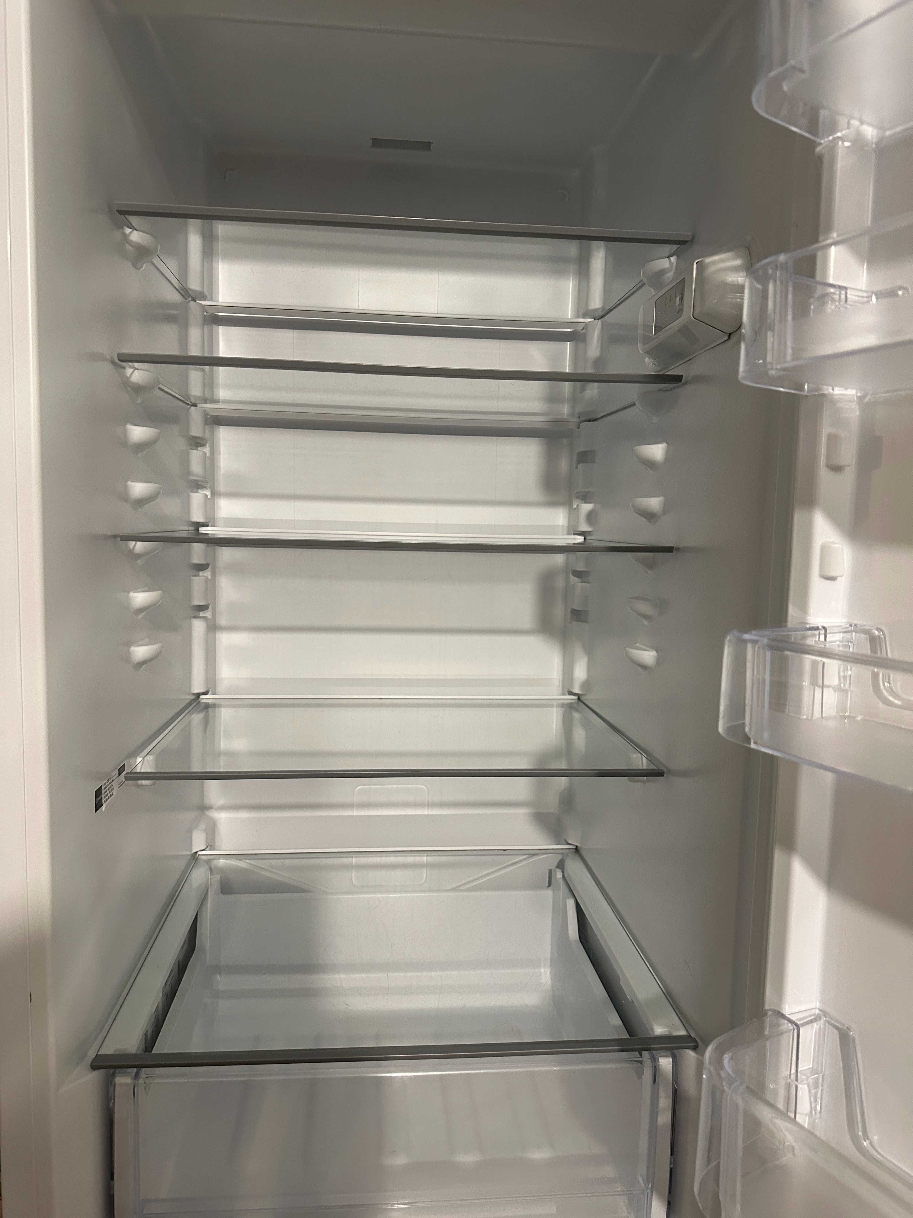 продам Холодильник Indesit LI9 S1Q W