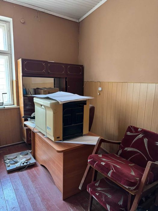 Будівля та споруди, площею 283,20 кв.м., в м.Іршава