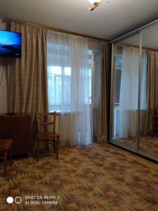 Заболотного/Добровольского, квартира с большим балконом 2эт (газ)