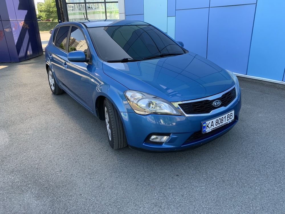 Kia Ceed 2011 року