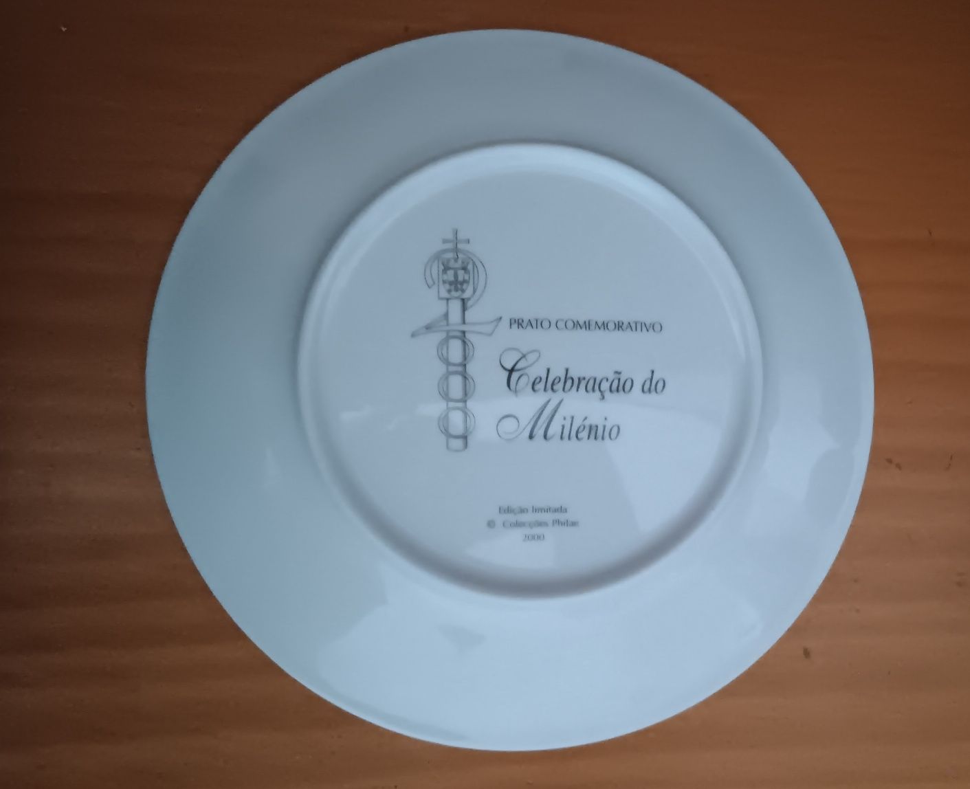 Prato comemorativo celebração do milénio 2000
