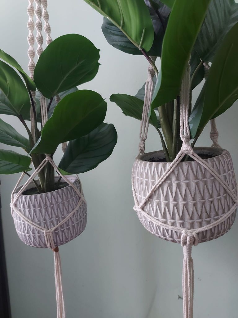 Suporte para vasos em macramé