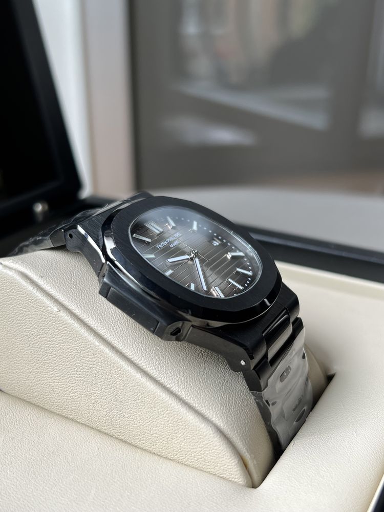 мужские наручные часы Patek Philippe Nautilus Black