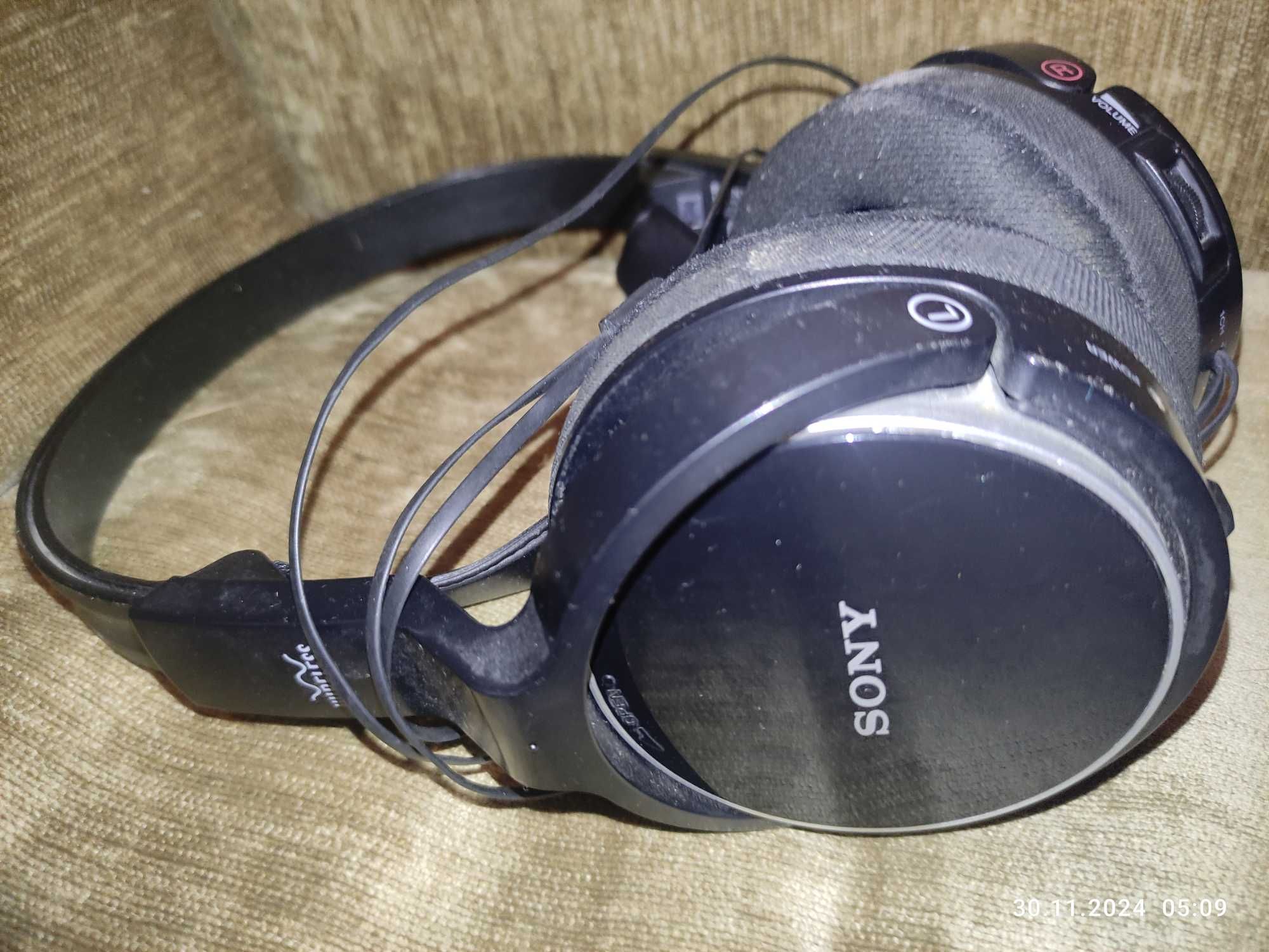 Наушники ACME BH203 новые и игровые PLANTRONICS A355 SONY  MDR-RF810R