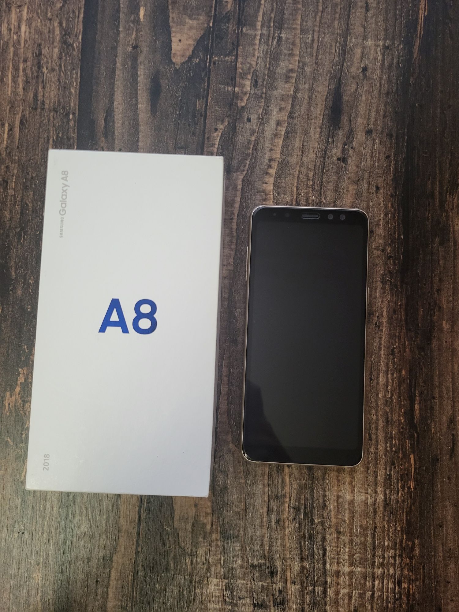 Продам Samsung Galaxy A8 2018 32GB (A530FZ) Gold