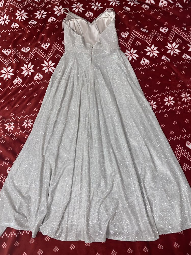 Sukienka, długa srebrna