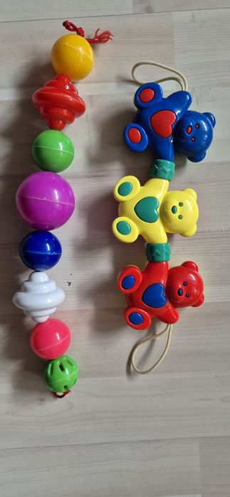 Fisher Price kolorowe drzewko na przyssawce + inne grzechotki. Zestaw.