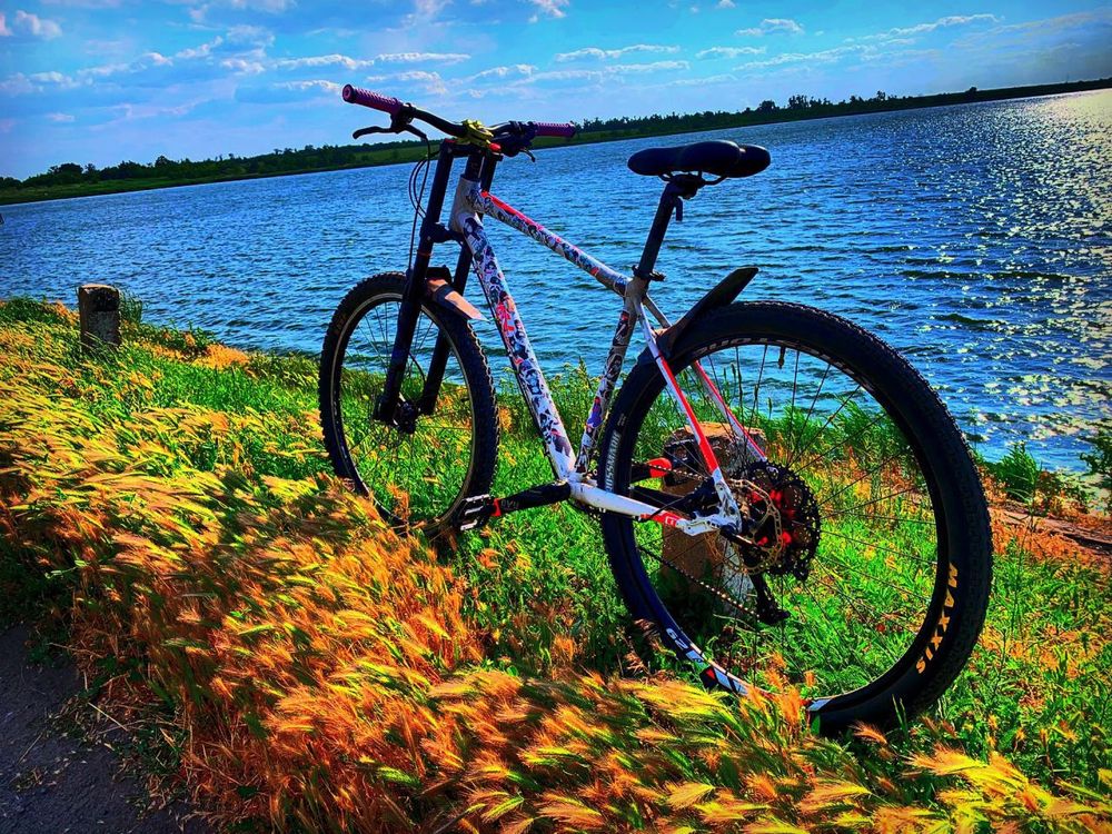 Продам велосипед рама specialized 29 колесо