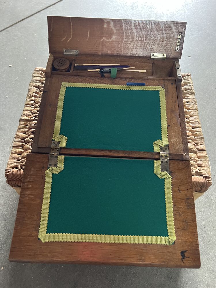 Bureau - mesa de colo
