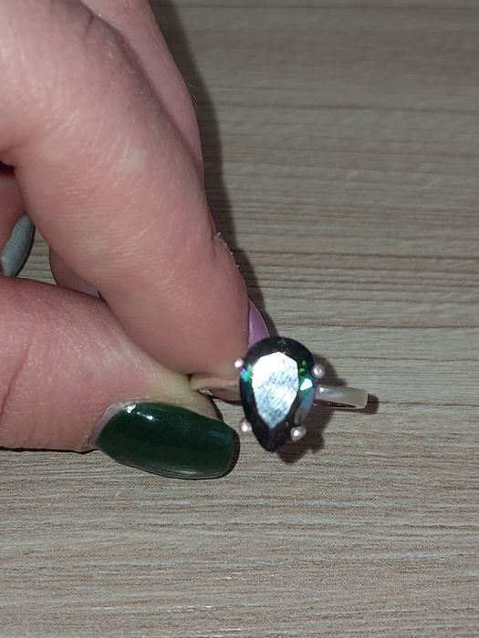 Pierścionek ze srebra z topazem