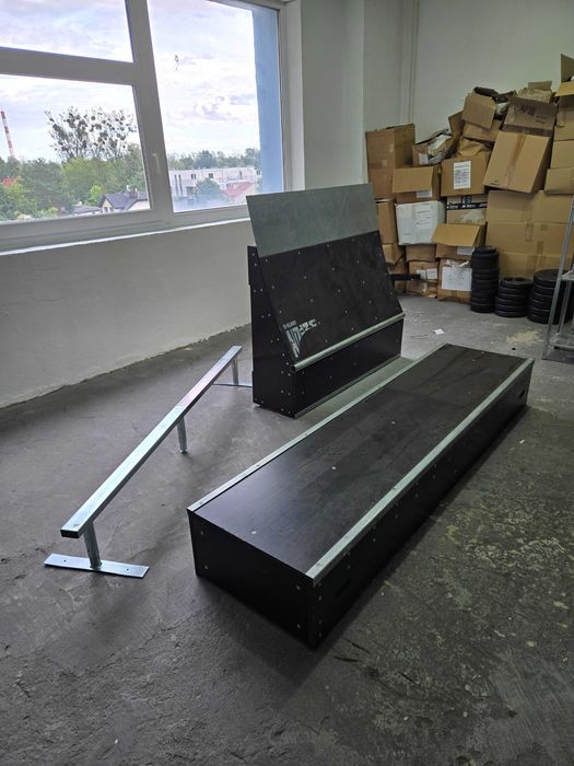 Skate Park Rampa Quarter Box Grind Rail Stan bardzo dobry Cena RAIL