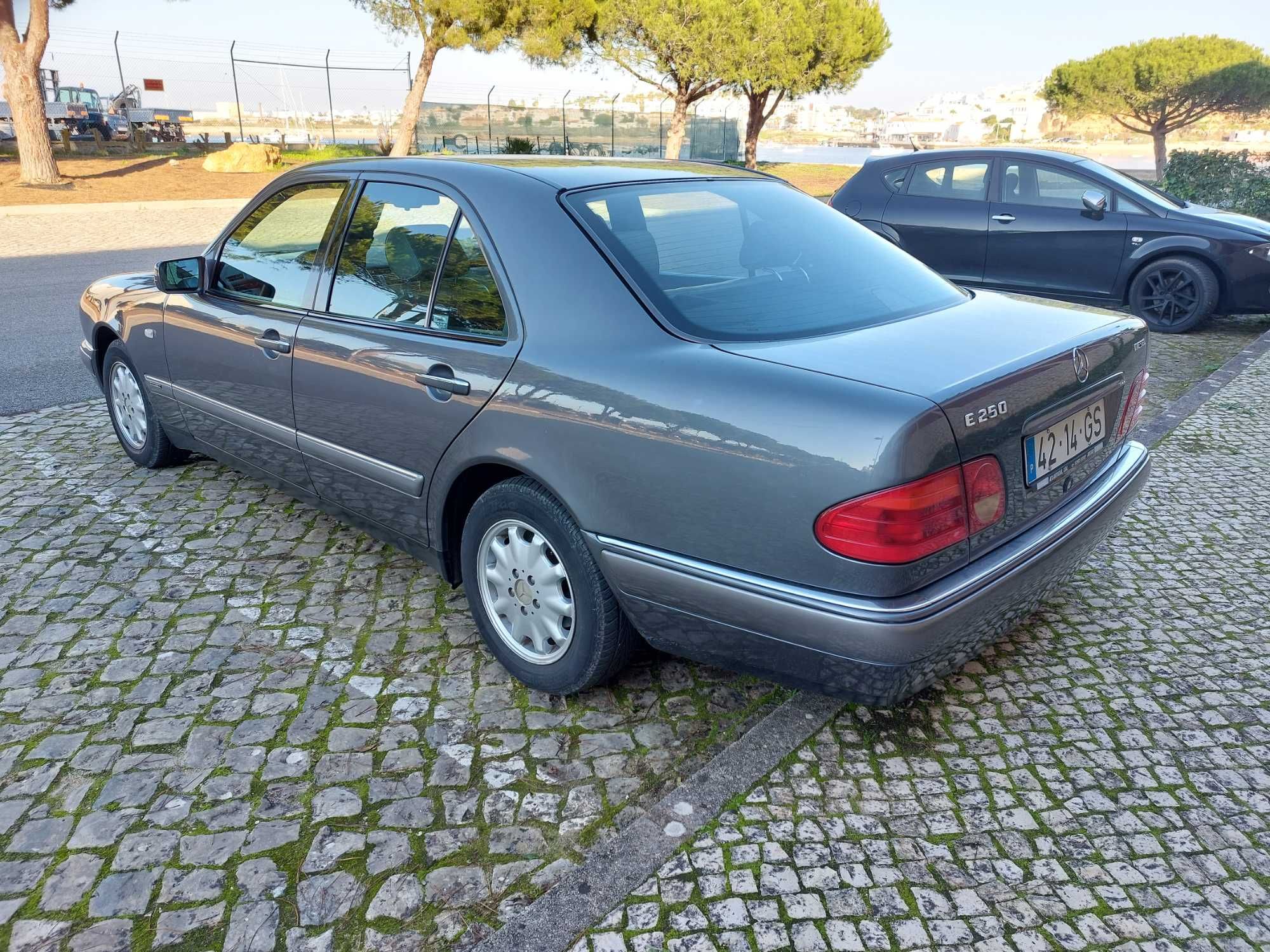 Mercedes-Benz w210