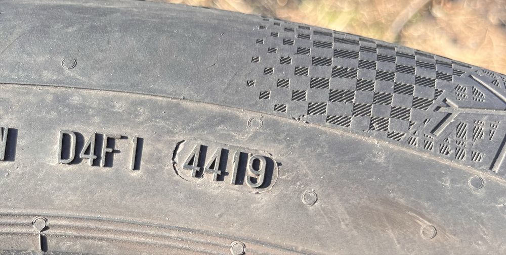 Зимові шини комплект 205/60 r16 Continental