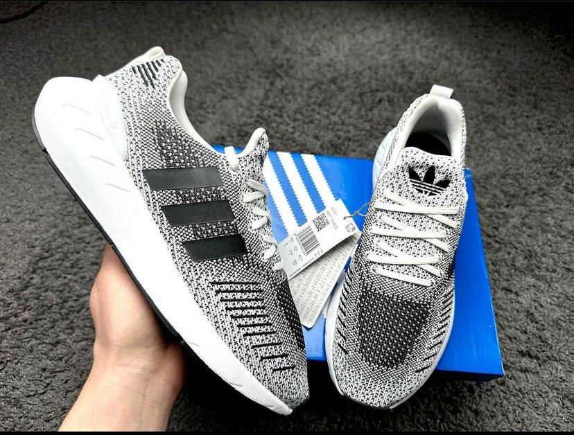 Кроссовки Adidas Run Swift 22