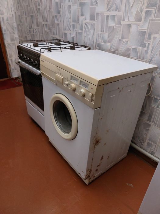 Газова пічка і пральна машина