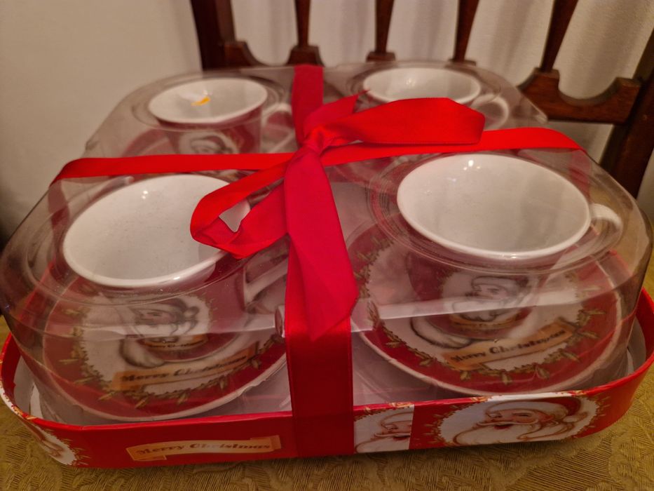 2 Conjuntos de chávenas de café