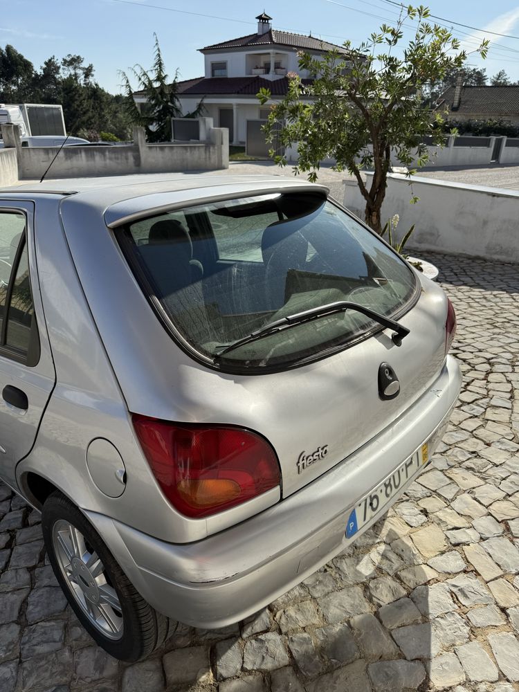 Ford fiesta inspencionado esse mês e revisonado